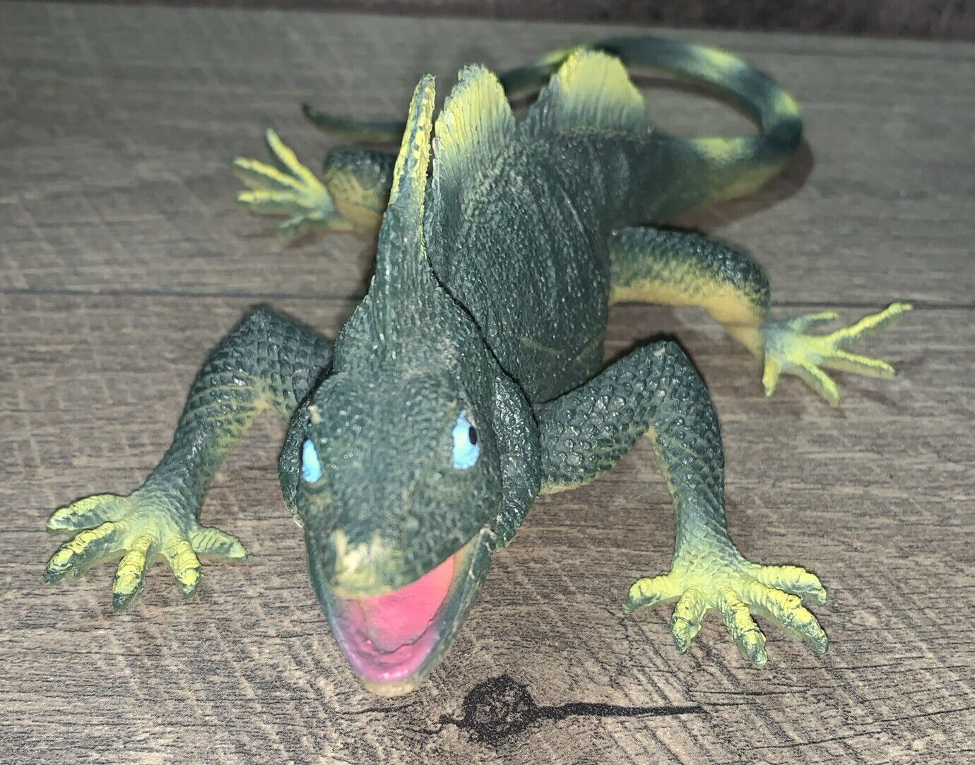 Vintage Spined Lizard (hollow) Realistic Amphibious Reptile Realistic Toy