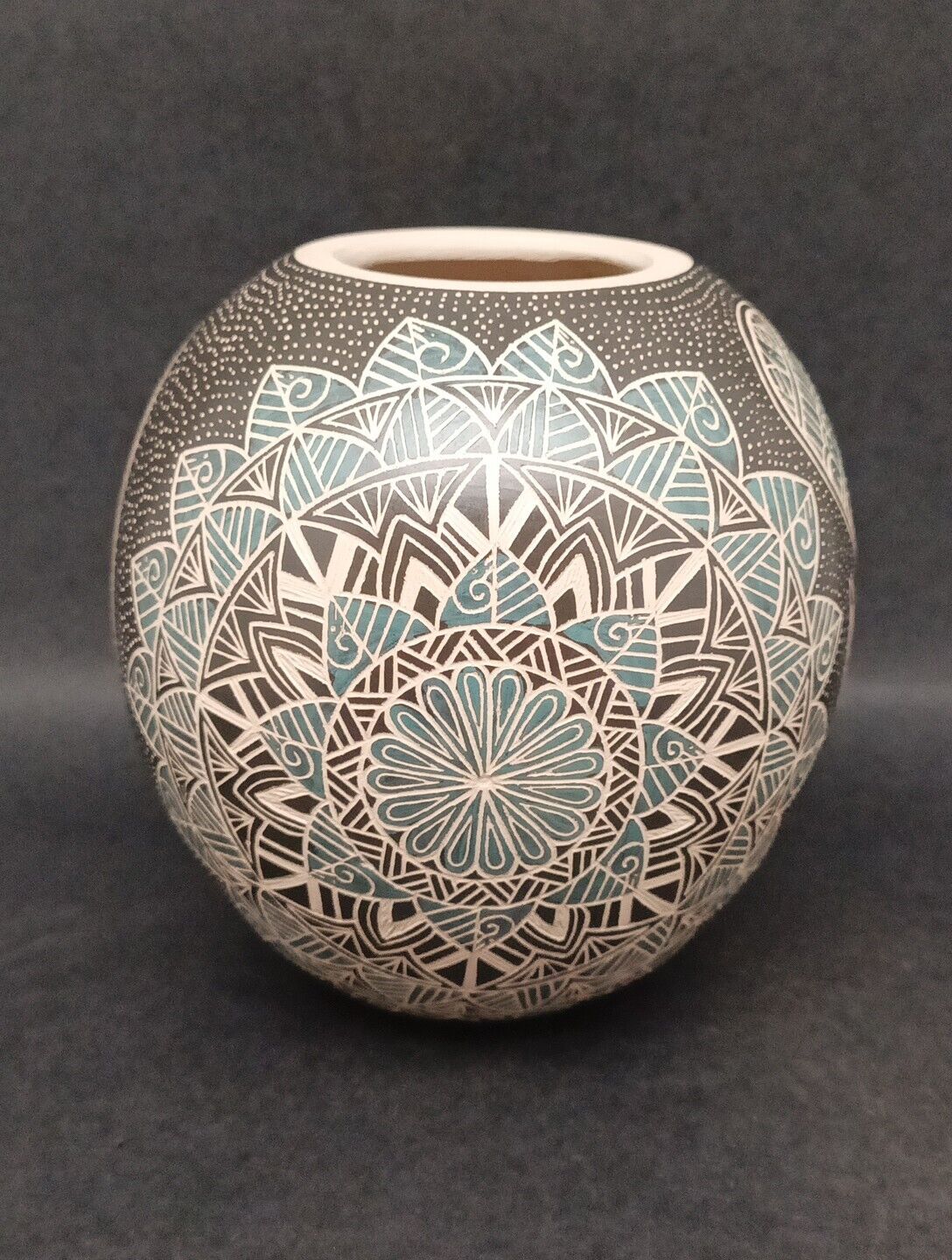 Mata Ortiz  Pottery Flower Design By Tanya Veloz 4.5