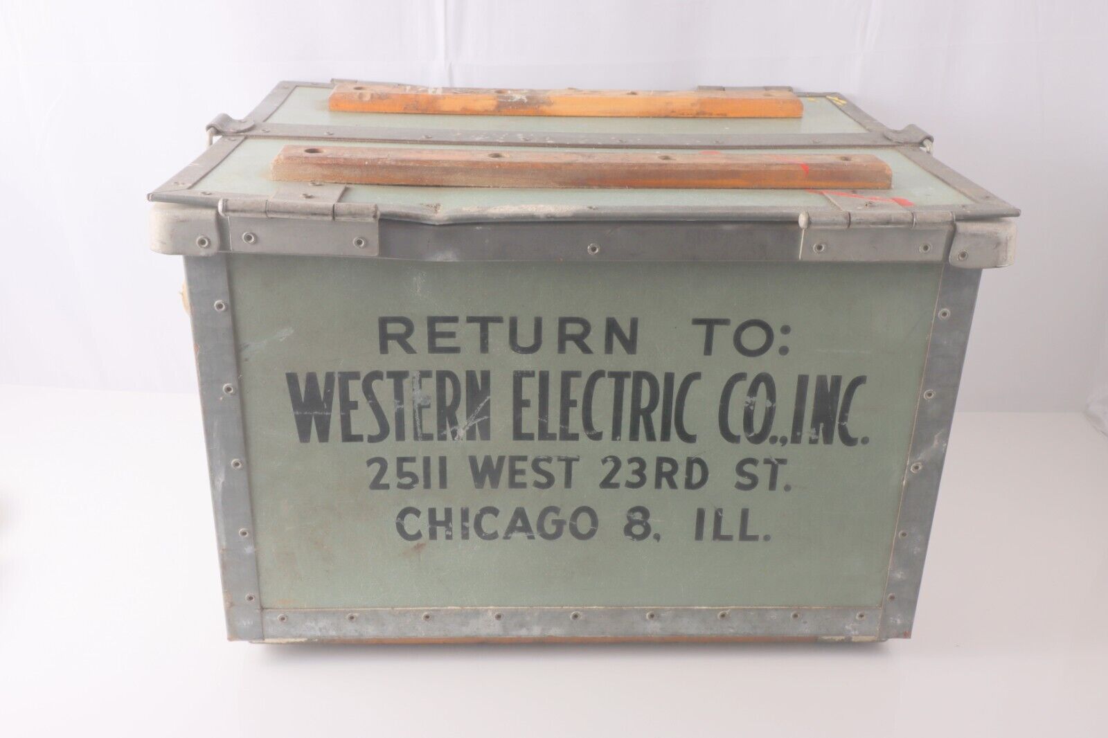 WESTERN ELECTRIC METAL STORAGE SHIPPING CRATE CHICAGO==AWESOME