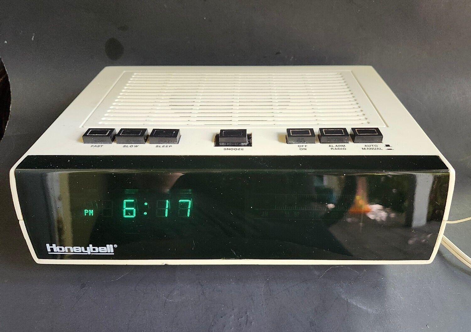 Vintage HONEYBELL  AM/FM Digital Alarm Clock  Space Age White 1970s 80s