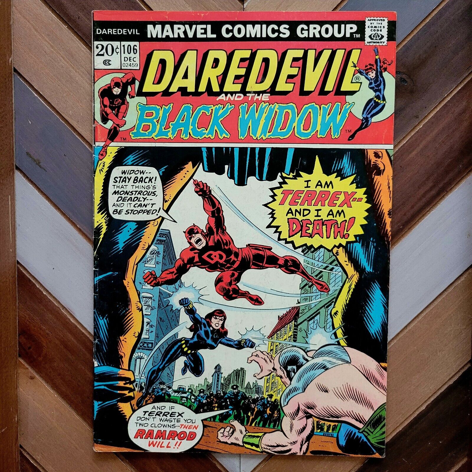 DAREDEVIL #106 FN (Marvel 1973) Ft BLACK WIDOW, MOONDRAGON vs TERREX & more