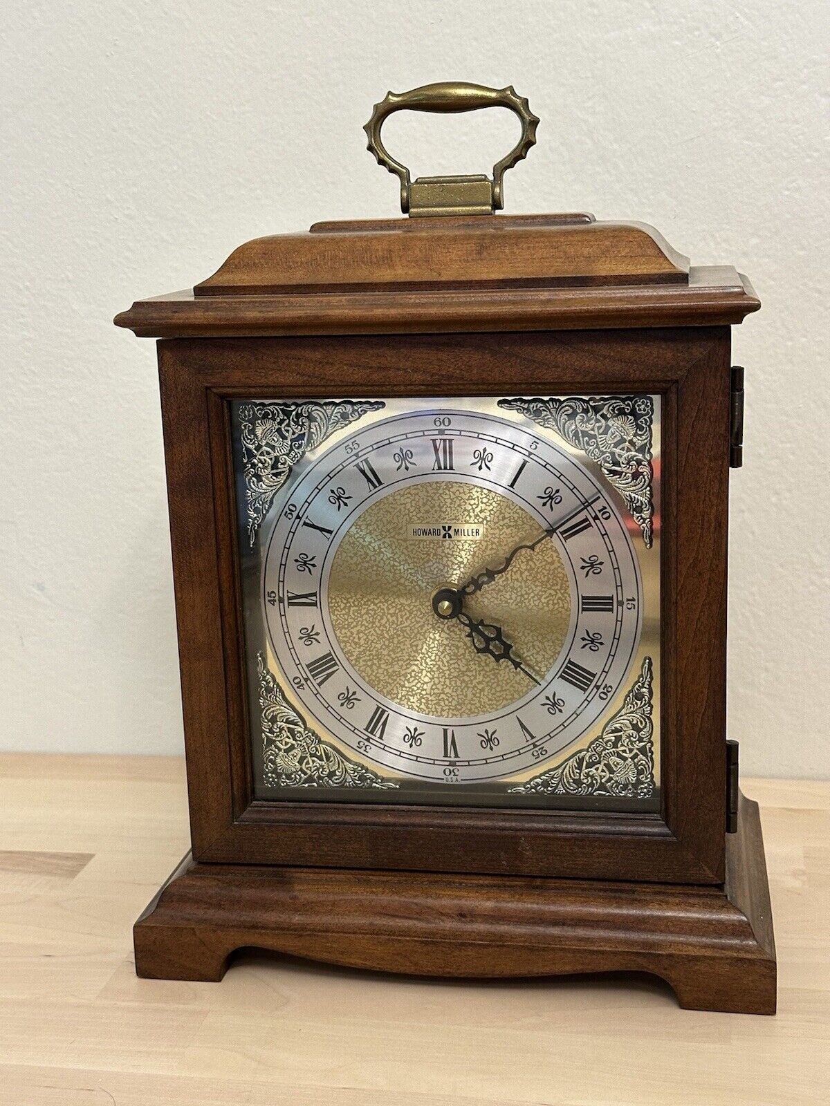 Vintage Mantle Clock With Chime Howard Miller Model 612-588 Mantle Chime Clock