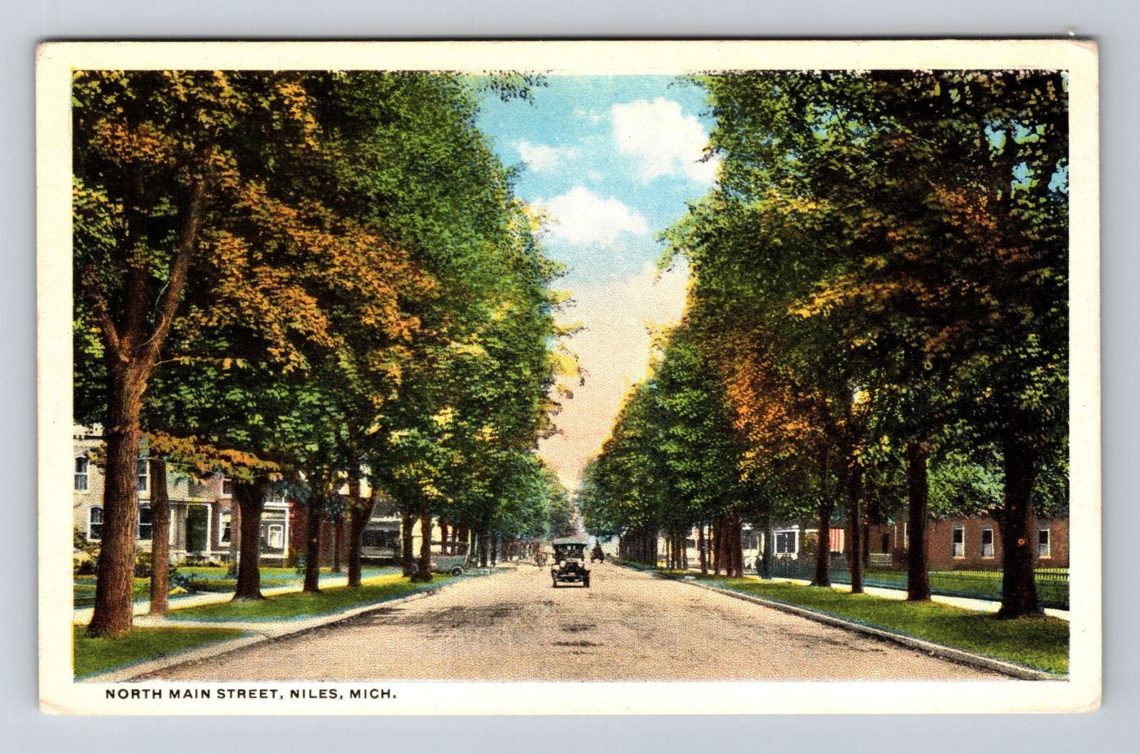 Niles MI-Michigan, North Main Street, Vintage Car, Antique Vintage Postcard