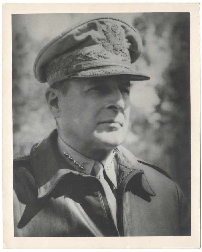 Douglas MacArthur vintage original US Military General photo 22689