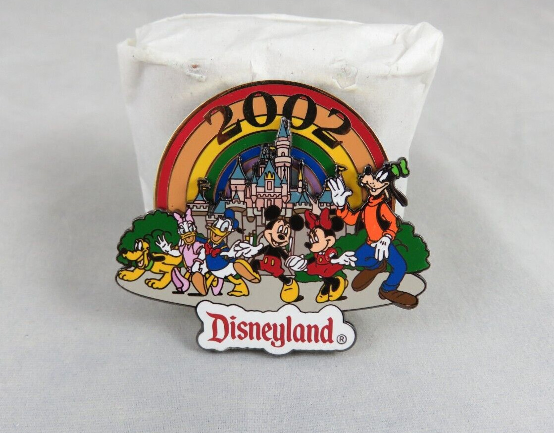 Disney Disneyland Pin - Fab 6 and Sleeping Beauty Castle - Mickey Minnie Donald