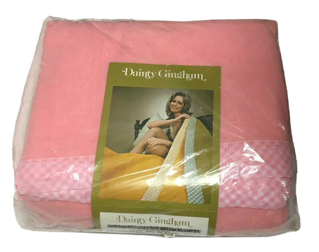 Vtg Lilco Distributing Dainty Gingham Blanket Made In The USA Pink 72”x90”