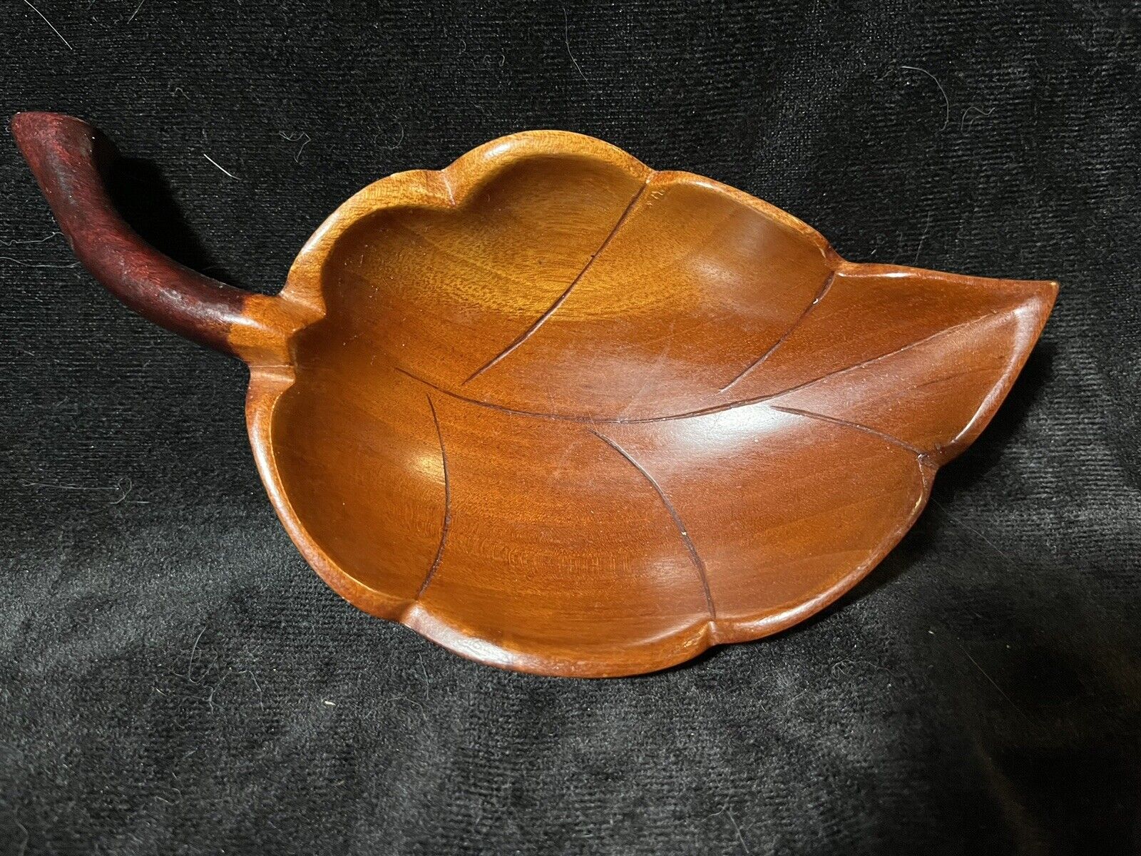 Beautiful Vintage Wooden Leaf-Hand Carved Dish Bowl 8”