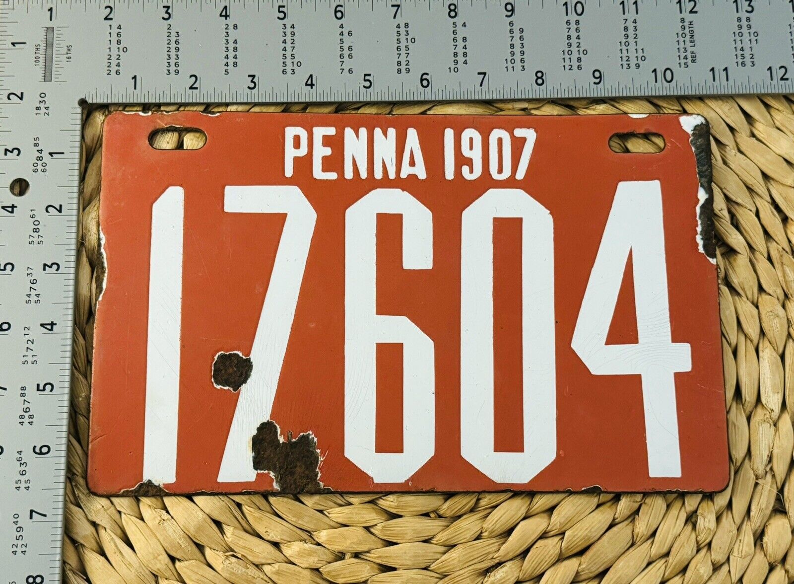1907 Pennsylvania Porcelain License Plate 17604 ALPCA STERN CONSIGNMENT