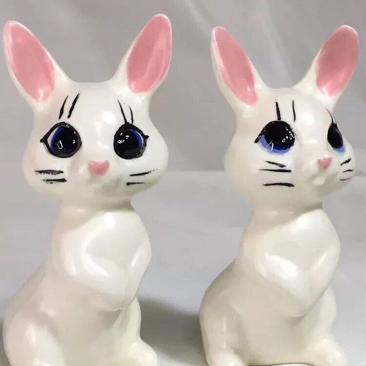 Rabbit Figurine Pair Vintage Porcelain Bunnies Cute❤️