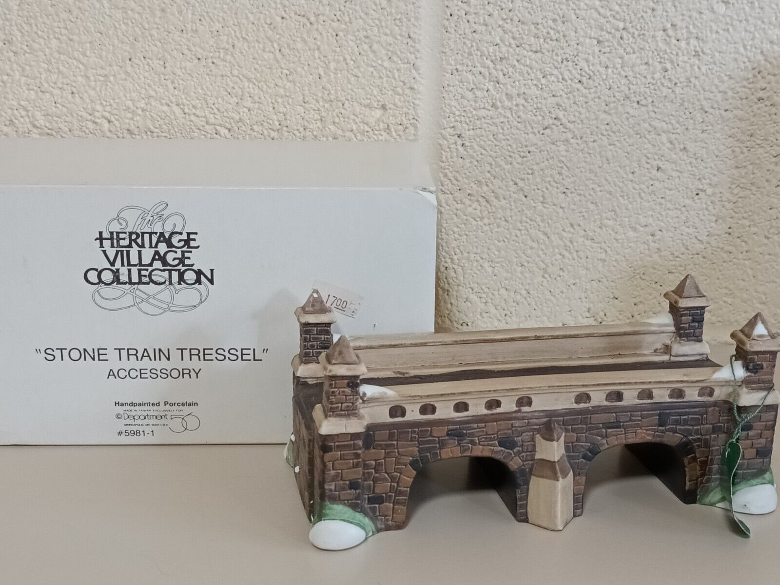 Deptartment 56 The Heritage Village Collection 'Stone Train Tressel Boxed #5981