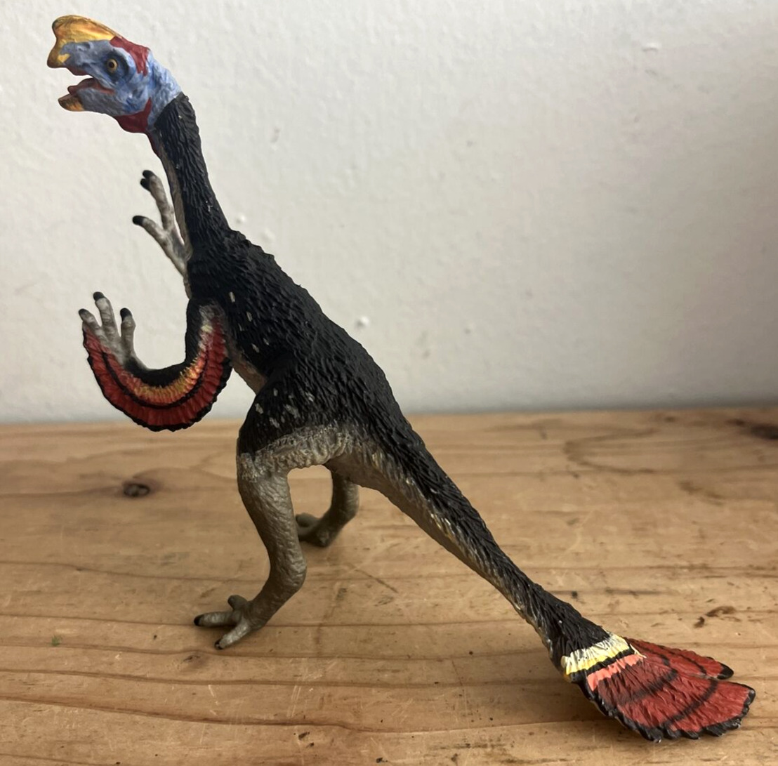 2006 Safari Ltd Carnegie Collection Oviraptor Dinosaur Toy Figure Feather Tail