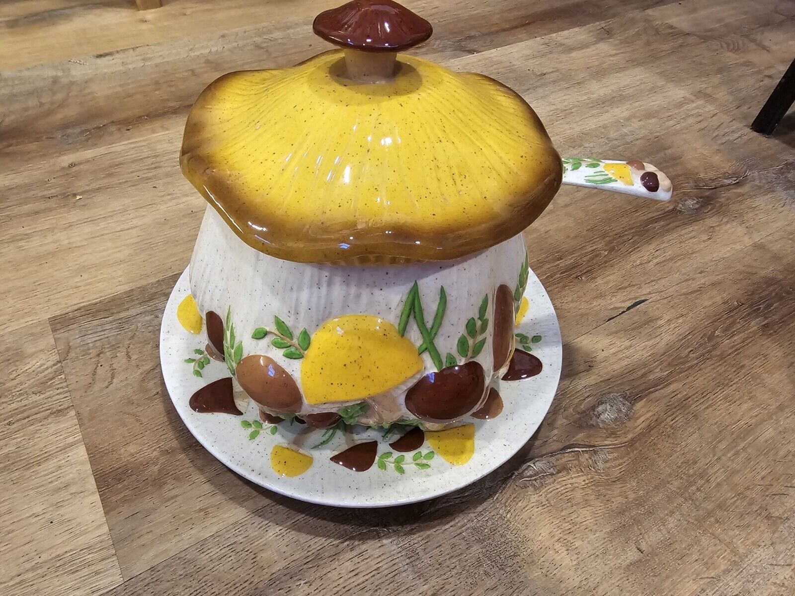 Vintage Ceramic Arnel’s Mushroom Soup Tureen with Lid, Ladle And Plate 4 Piece