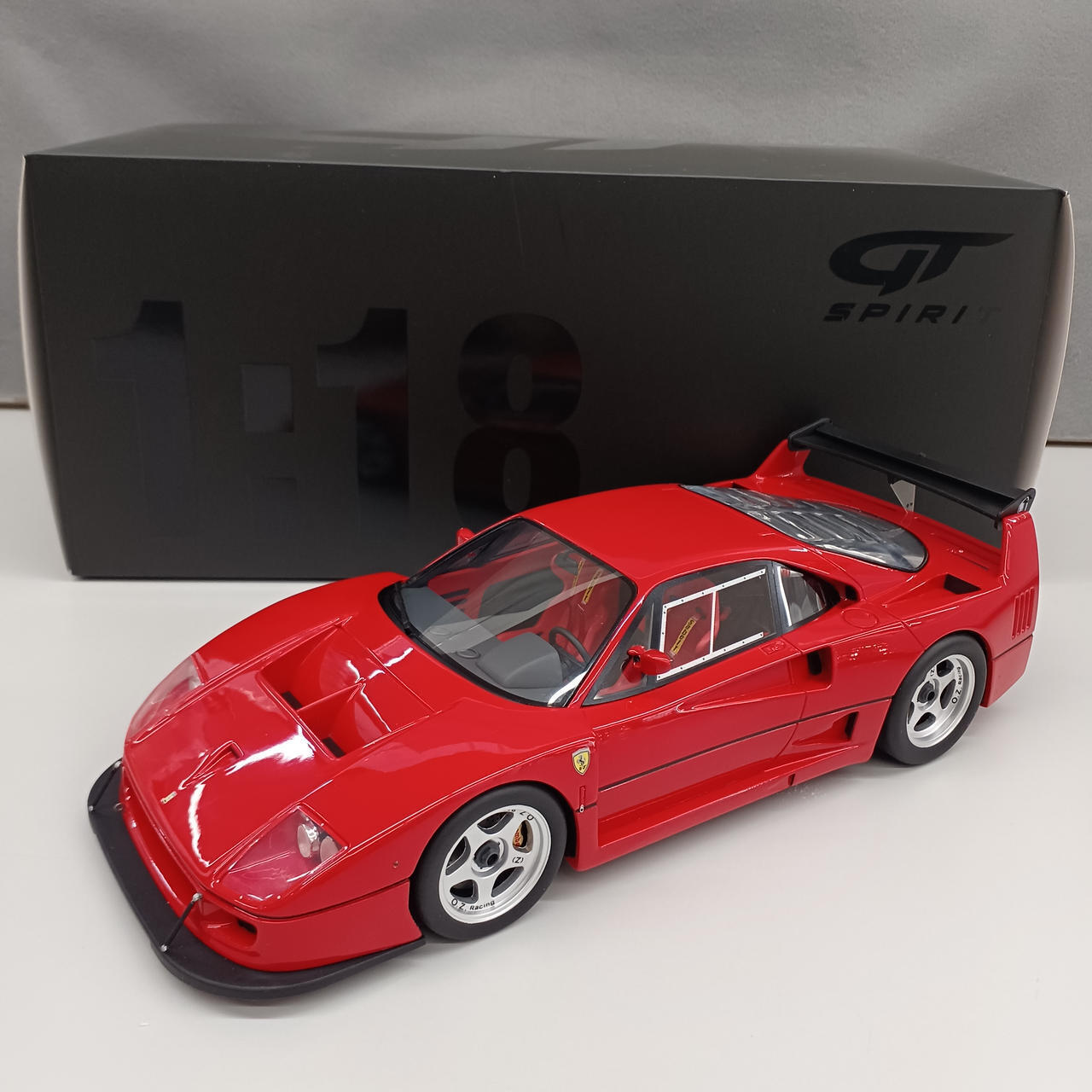 Kyosho Ferrari F40 Lm 1/18 Scale Car 0519-40
