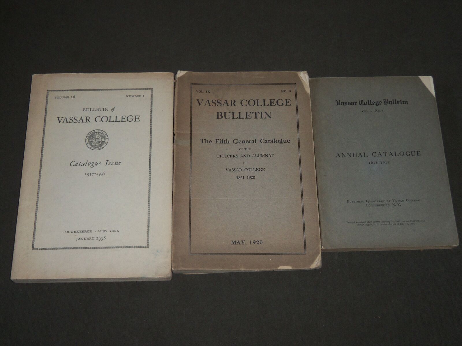 1911-1938 VASSAR COLLEGE BULLETIN CATALOGUES LOT OF 3 - POUGHKEEPSIE NY - O 3010
