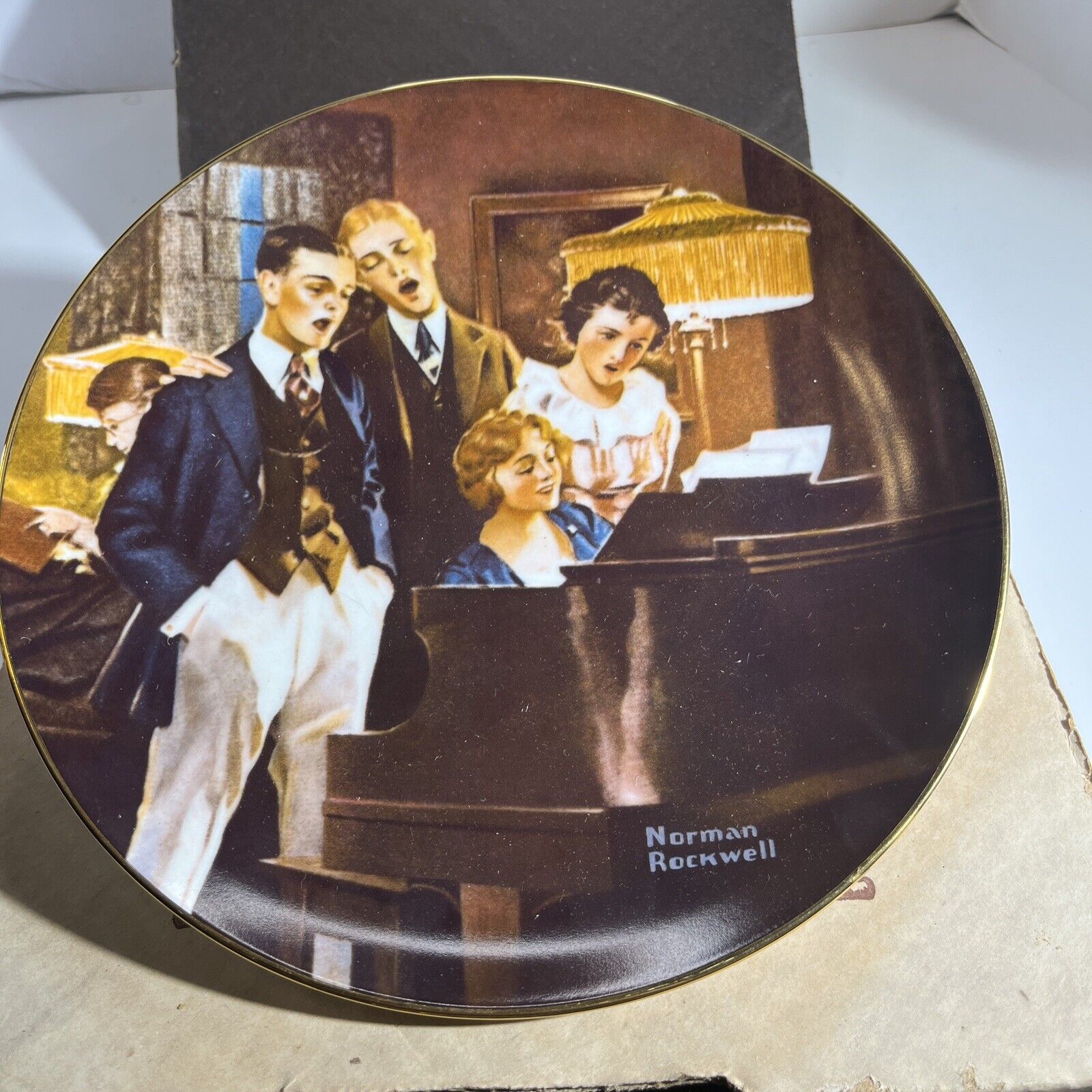 VINTAGE NORMAN ROCKWELL LIGHT CAMPAIGN SERIES COLLECTOR PLATE CLOSE HARMONY