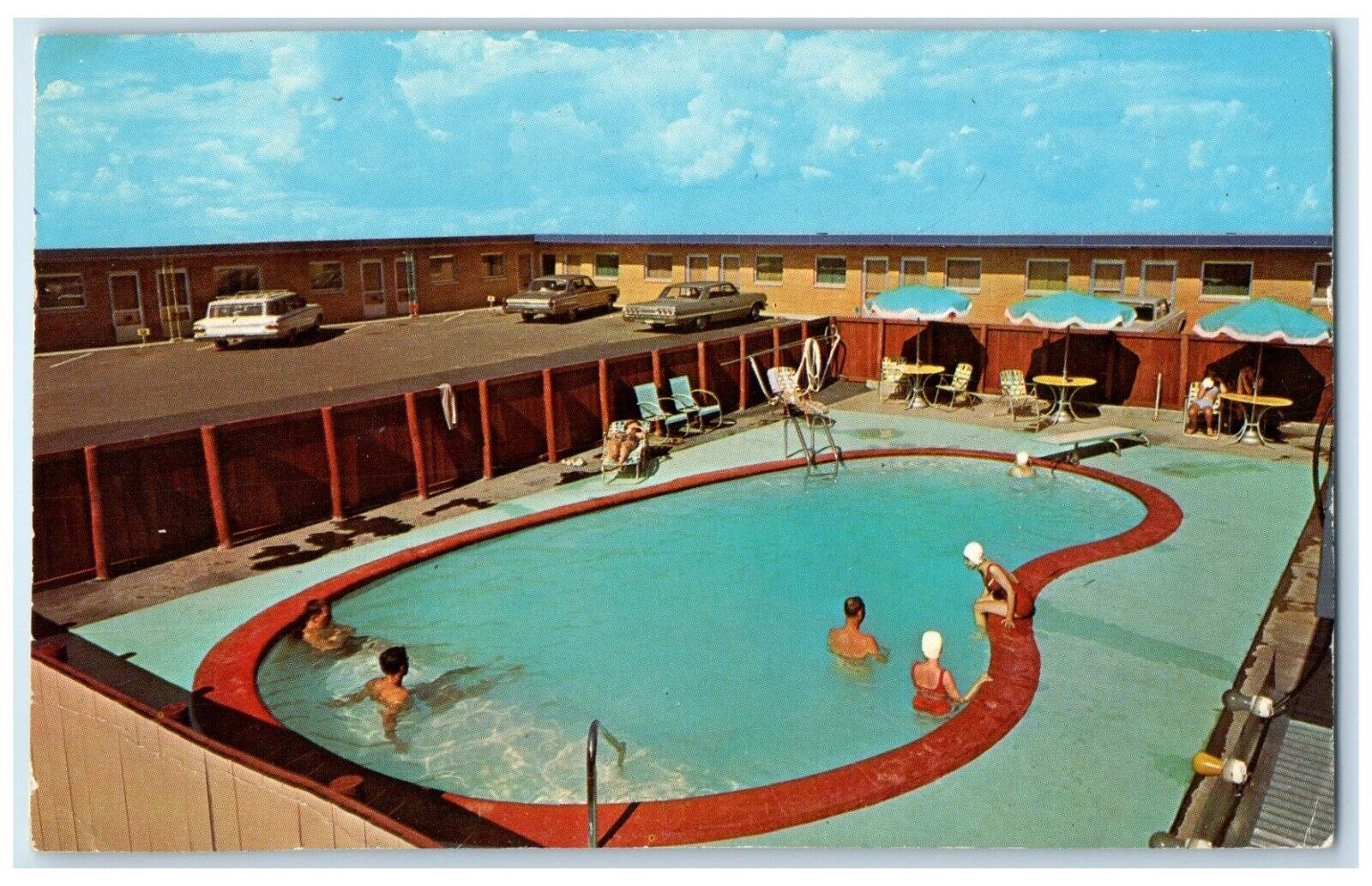 1965 Bell Aire Lodge Pierre South Dakota SD, Swimming Pool Scene Cars Postcard