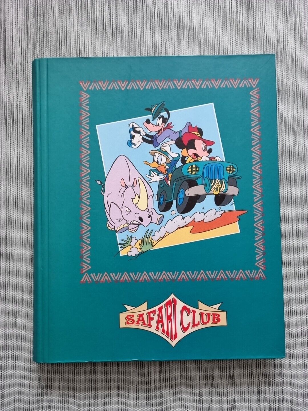 Vintage Disney Safari Club Photo Album Holds 300 Photos Mickey Mouse Goofy Rare