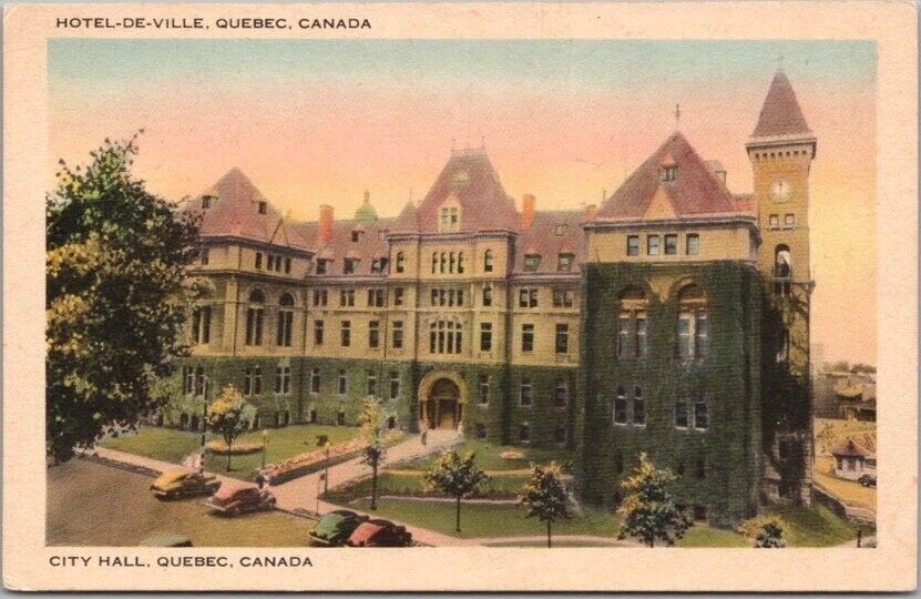 Vintage 1940s QUEBEC CITY Canada Postcard CITY HALL Building / Street Scene