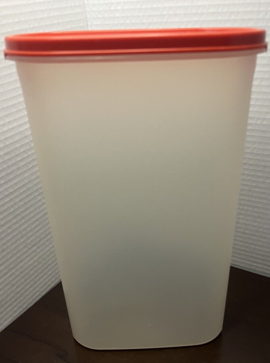 Tupperware - Modular Mate OVAL Container 1615 Red Lid 1615 (12 1/4 cup) 2.9 L