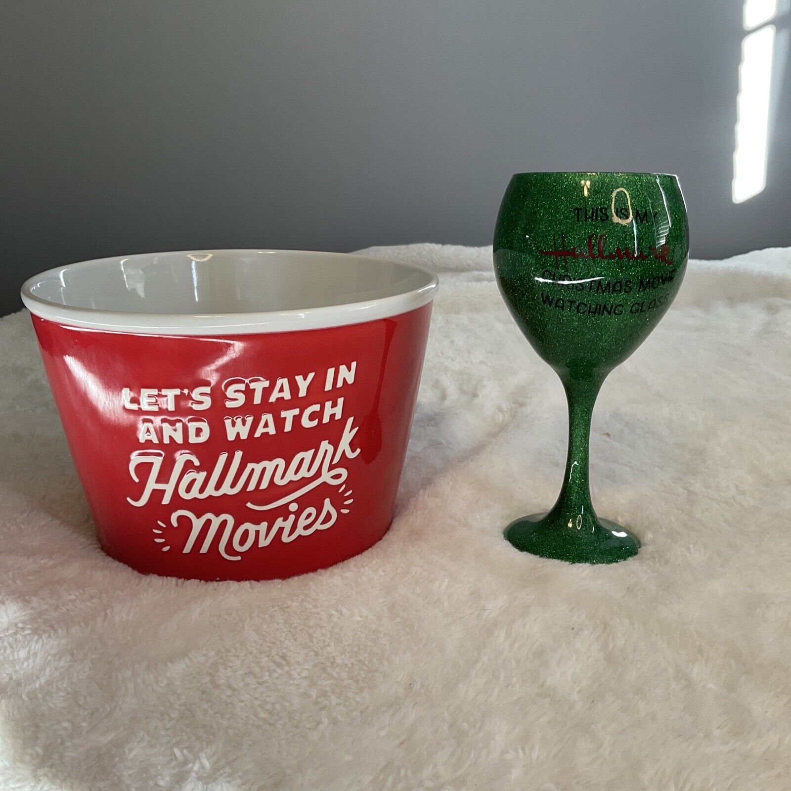 Hallmark “Let’s Stay In And Watch Hallmark Movies” Ceramic Popcorn Bucket&Glass