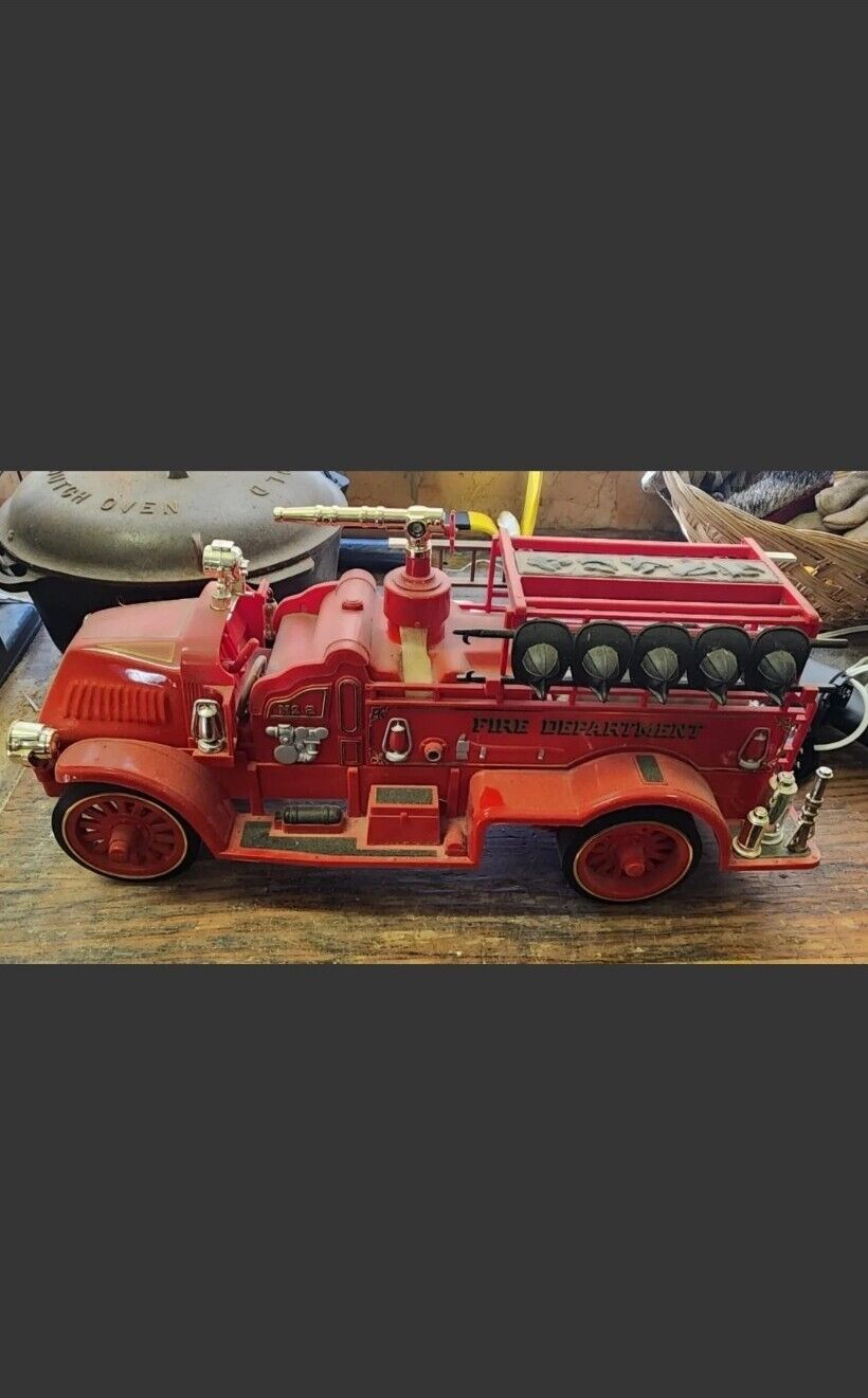 Vintage  Collectible Jim Beam Decanter 1917 model AC Fire Truck