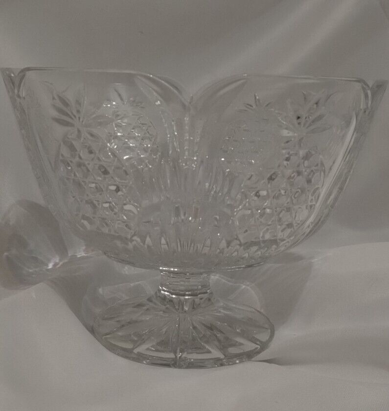 Stunning Vintage Footed Lead Crystal Serving Fruit Bowl Etched Pineapple Design 