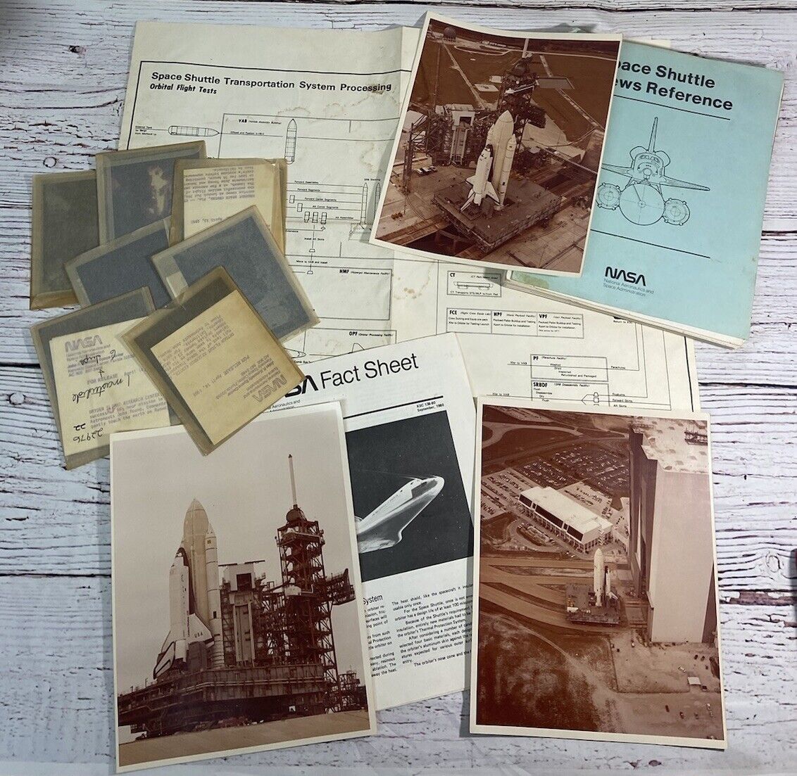 VTG NASA SPACE SHUTTLE COLUMBIA -3 PRESS PHOTOS, 7 NEGATIVES, REF GUIDE AND MORE