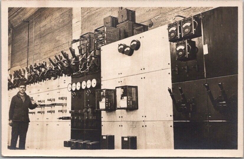 Vintage PHOTO Snapshot Factory / Plant Interior / Industrial / Blank Back Unused