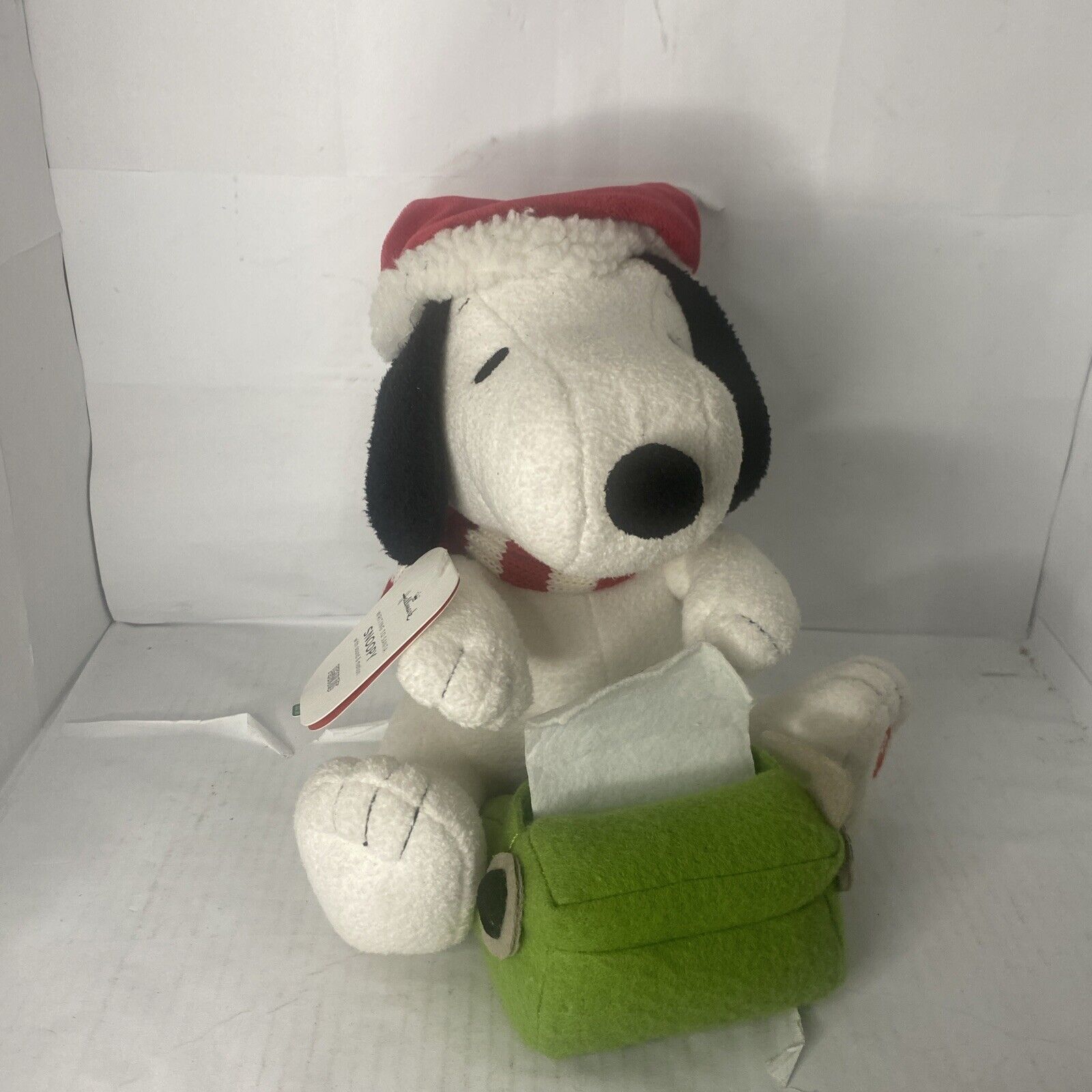Rare Hallmark Peanuts Snoopy Plush “Writing to Santa” Sound & Motion Work W/ Tag