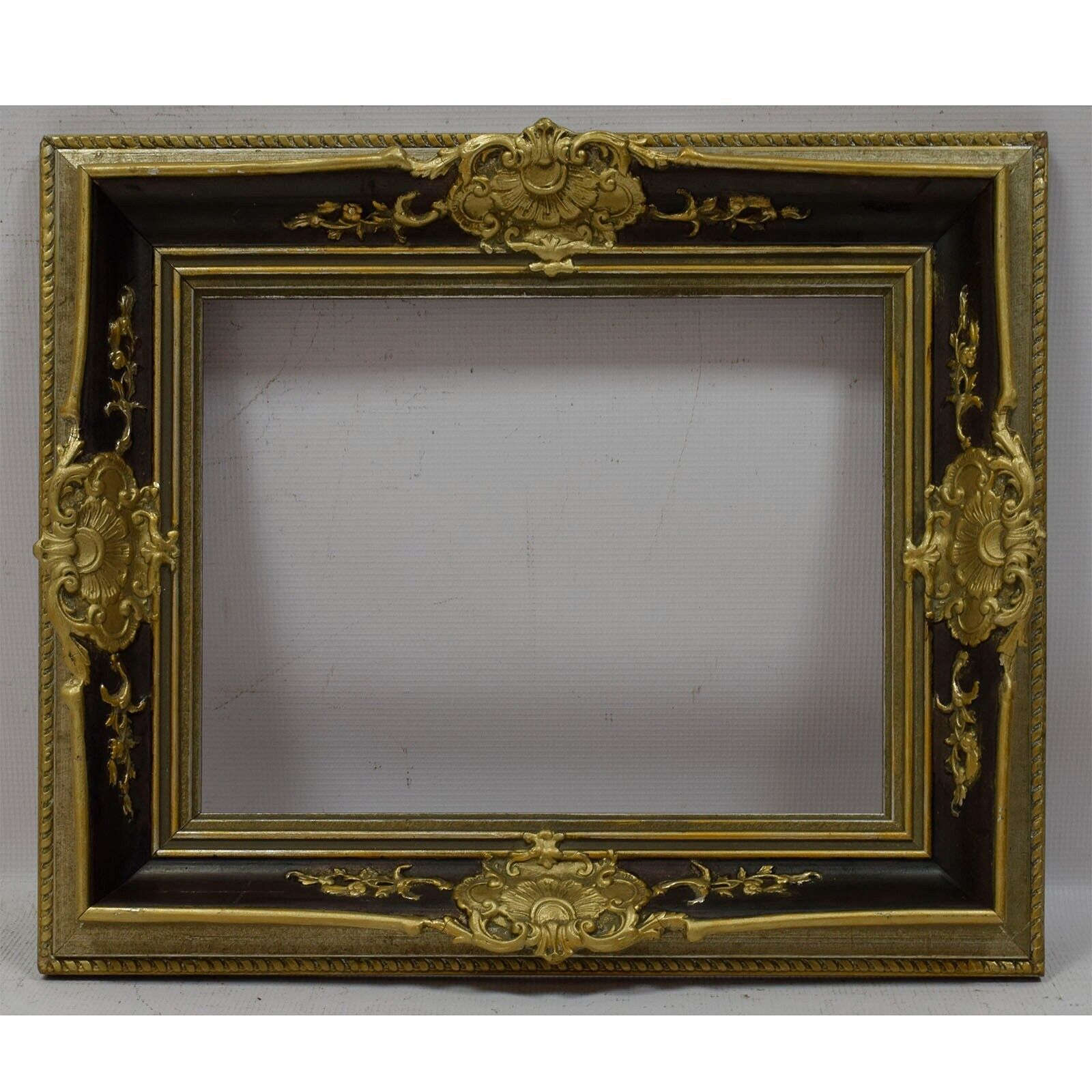 Ca. 1930-1940 Old wooden frame decorative corners Internal: 13.7x10.6 in