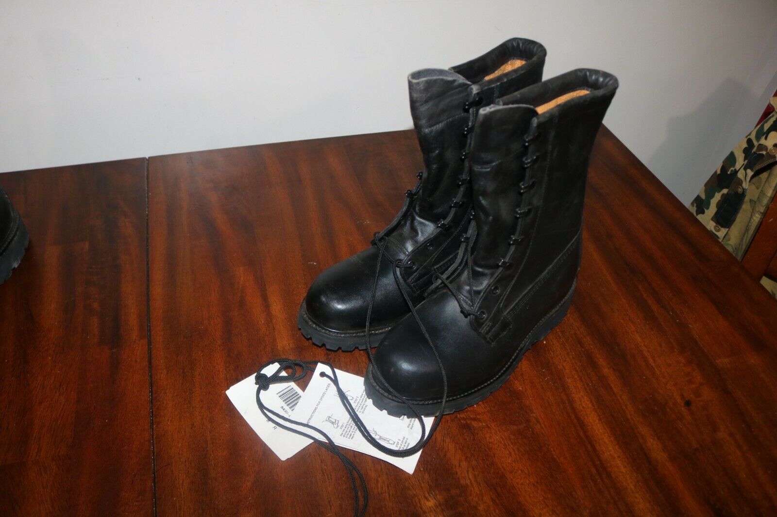 NOS USGI USA black insulated goretex cold weather combat boots 8R 1997