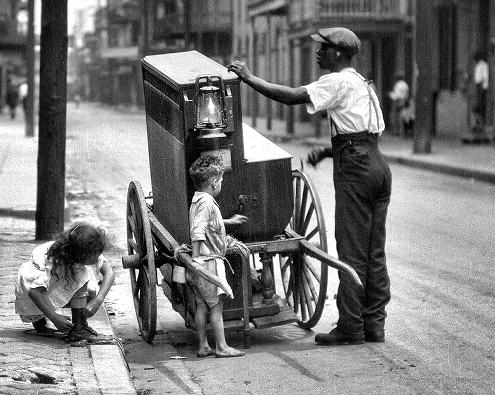 1924 ORGAN GRINDER on the Streets of New Orleans 8x10 Borderless PHOTO