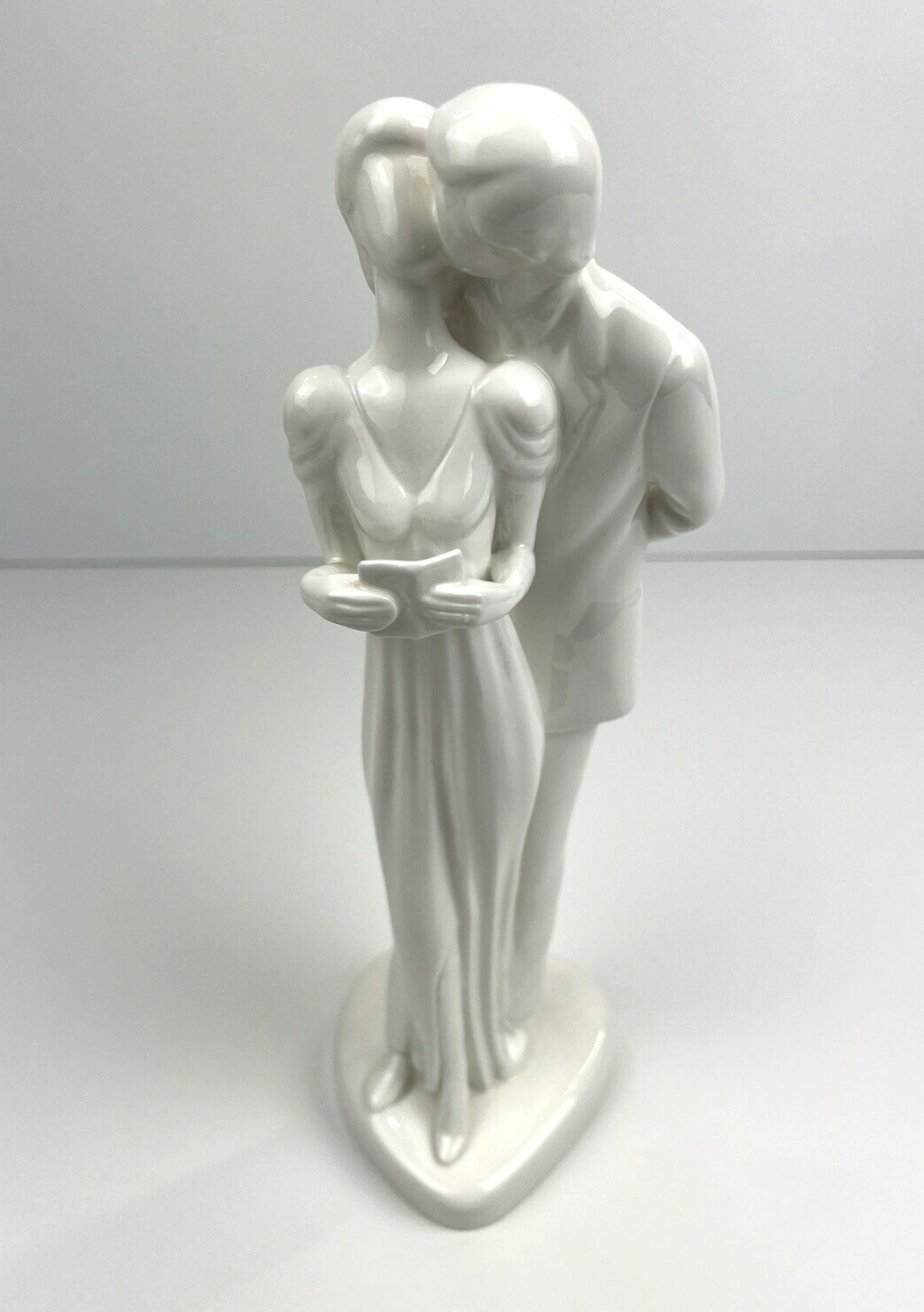 Vintage Royal Doulton “Happy Anniversary” Couple Figurine HN3254 Vintage