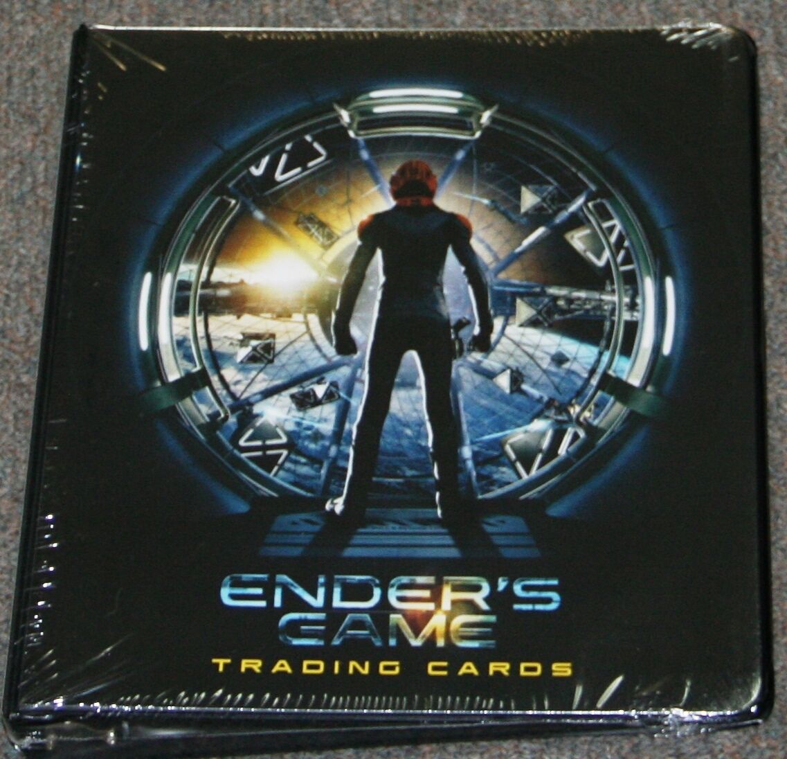 Cryptozoic 2014 Ender's Game Factory Sealed Card 3 Ring Binder Album M13 Costume