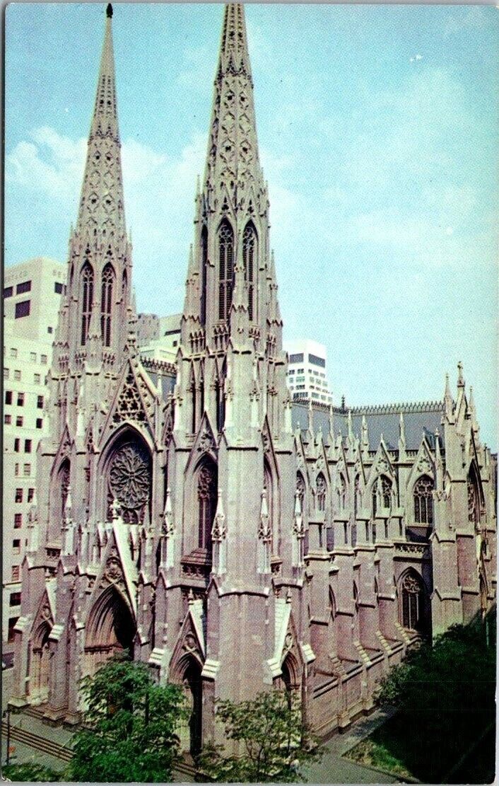 St. Patrick's Cathedral New York City New York Vintage Chrome Postcard B31