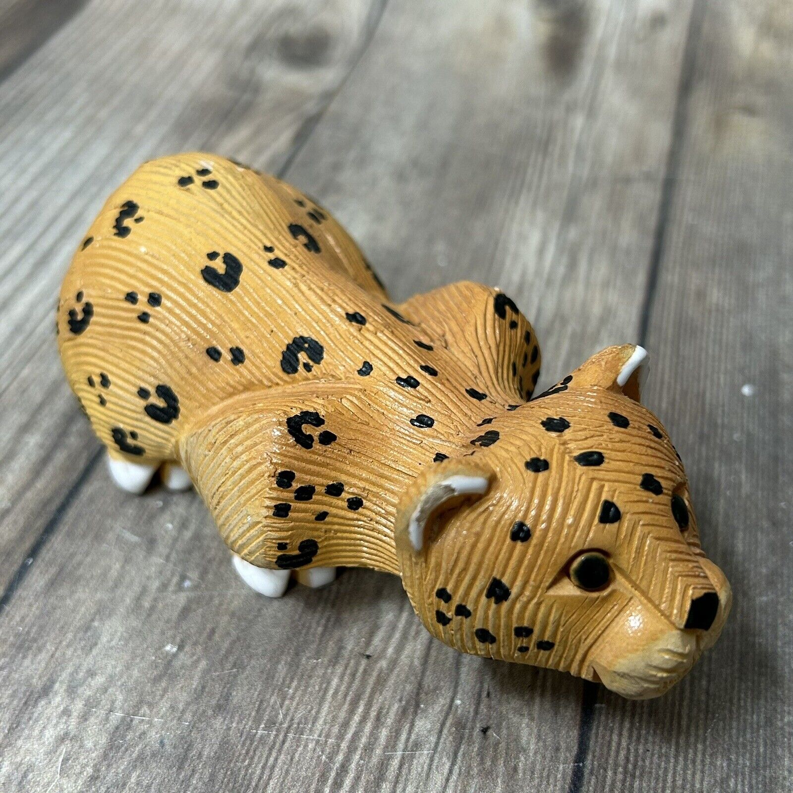 Artesania Rinconada Hand Carved Cheetah Leopard Figurine Signed Retired Uruguay