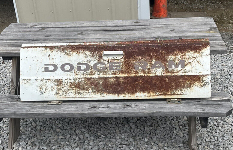 Dodge RAM D50 Mitsubishi Mighty Max Tailgate OEM 80s SOLID GREAT SHAPE