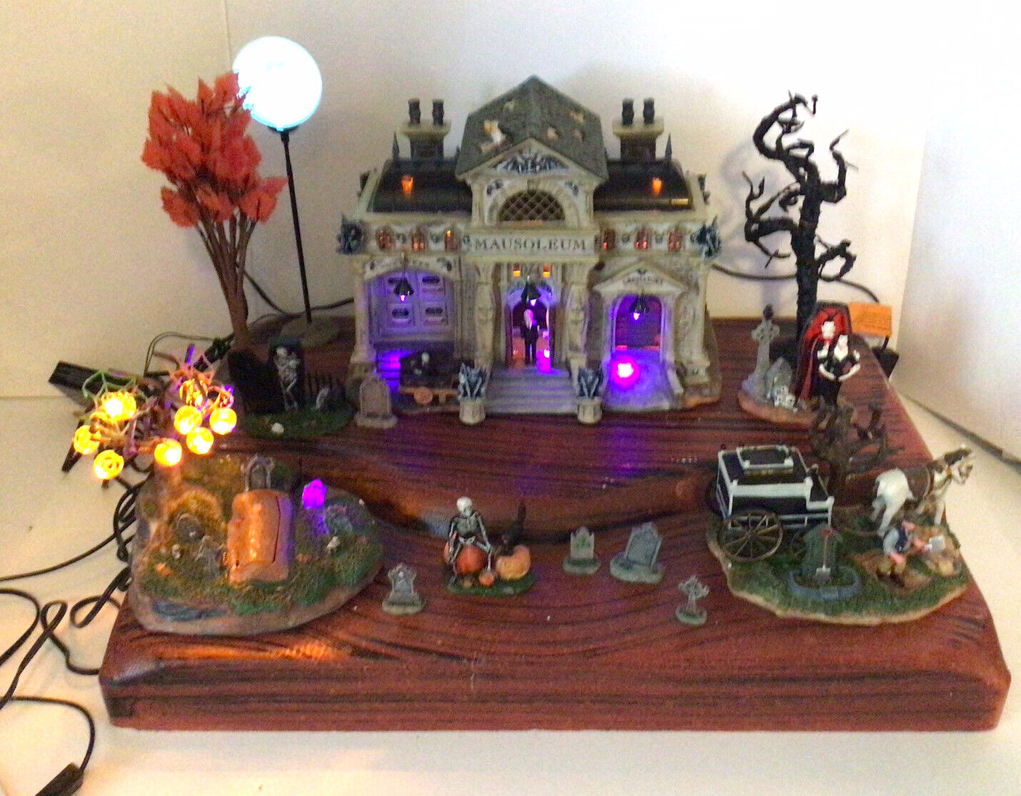 SUPER RARE LEMAX SPOOKY TOWN COLLECTION DISPLAY 14 PIECE ANIMATED MAUSOLEUM SET