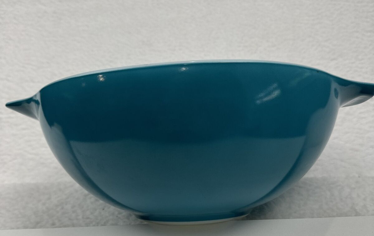 Vintage Pyrex 444 Turquoise Blue Cinderella Nesting Mixing Bowl 4 Quart