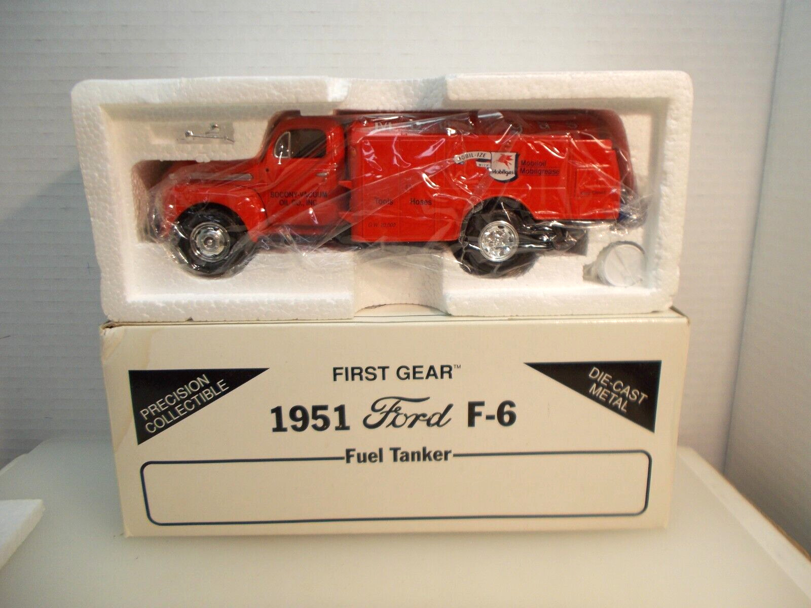 Mobil Gas Diecast 1951 Ford F-6 Fuel Tanker