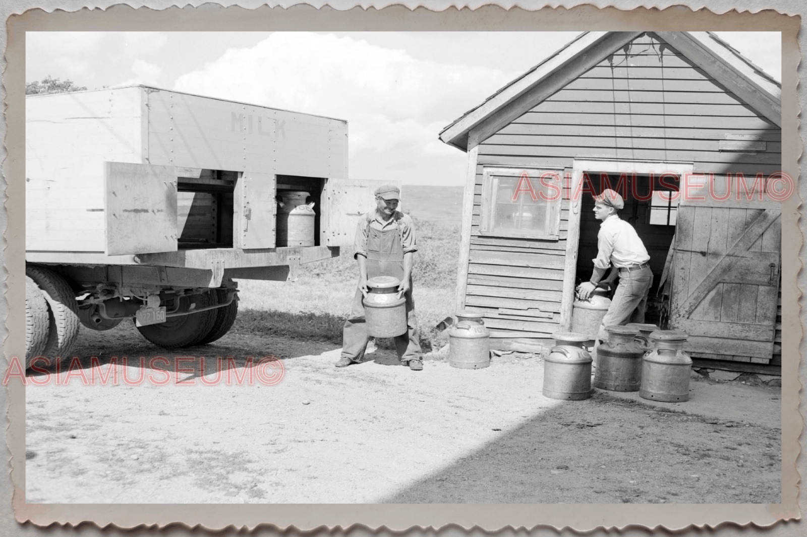 50s HUNTLEY MCHENRY KANE ILLINOIS WORKER MILK TRUCK VINTAGE USA Photograph 10330