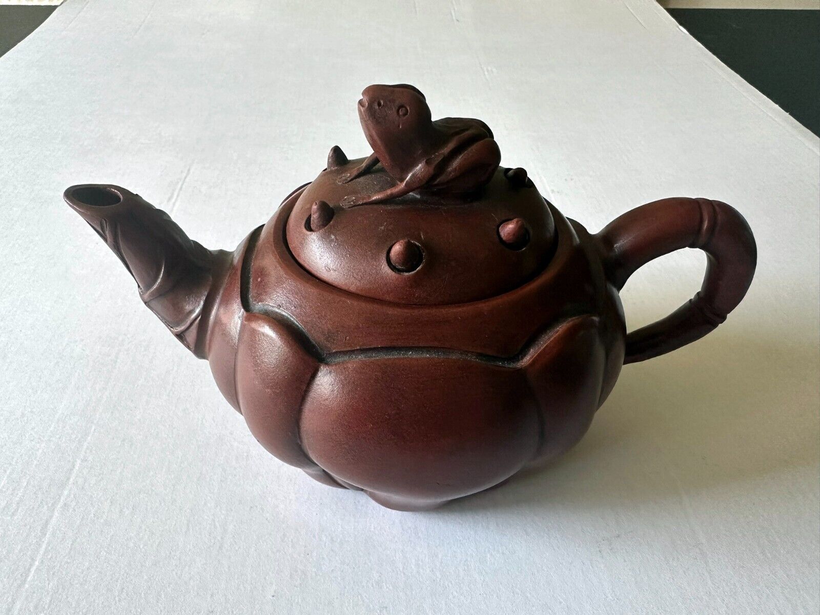 Chinese red clay Frog teapot with moving pieces