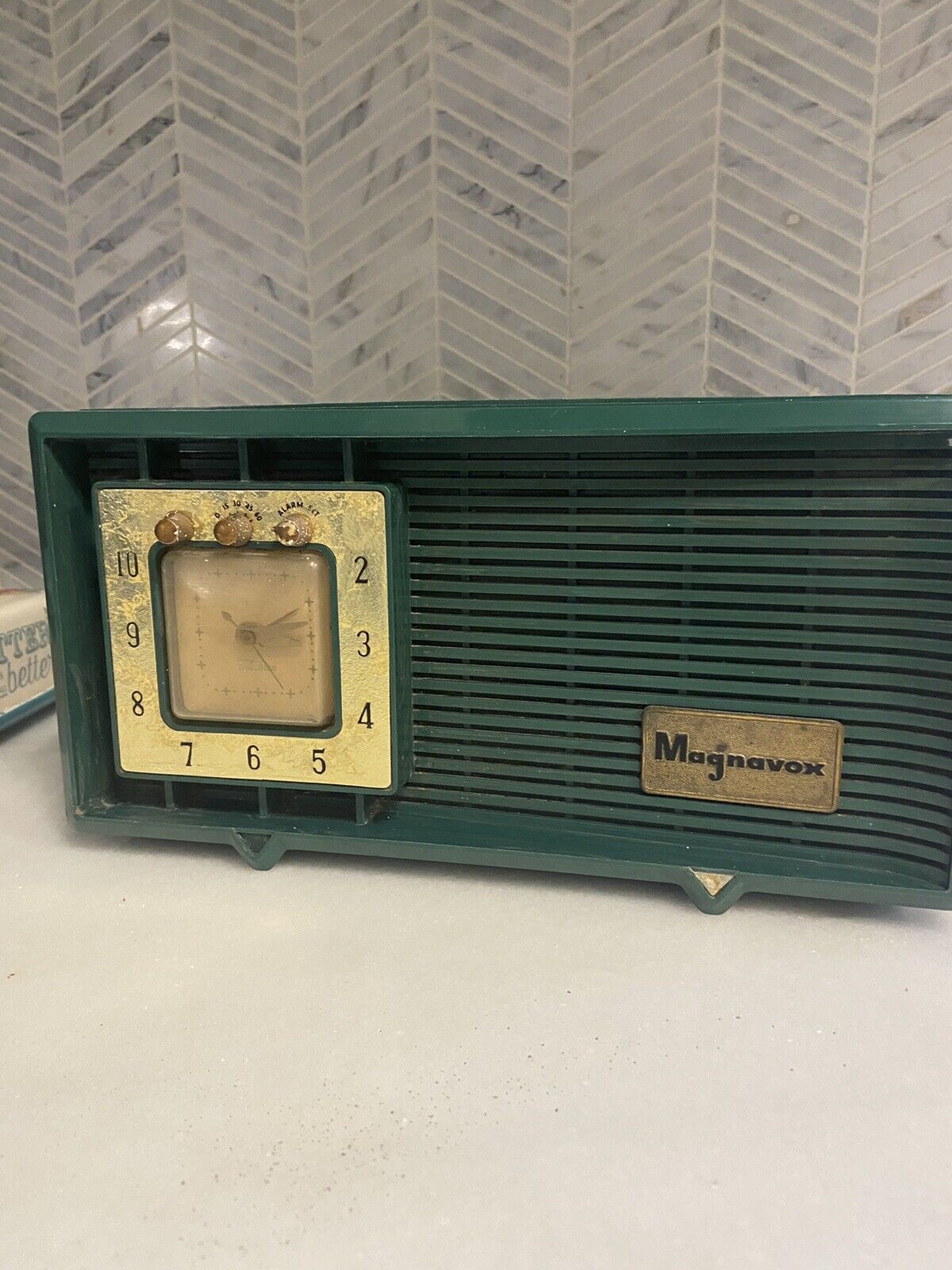 magnavox vintage(1959) AM radio