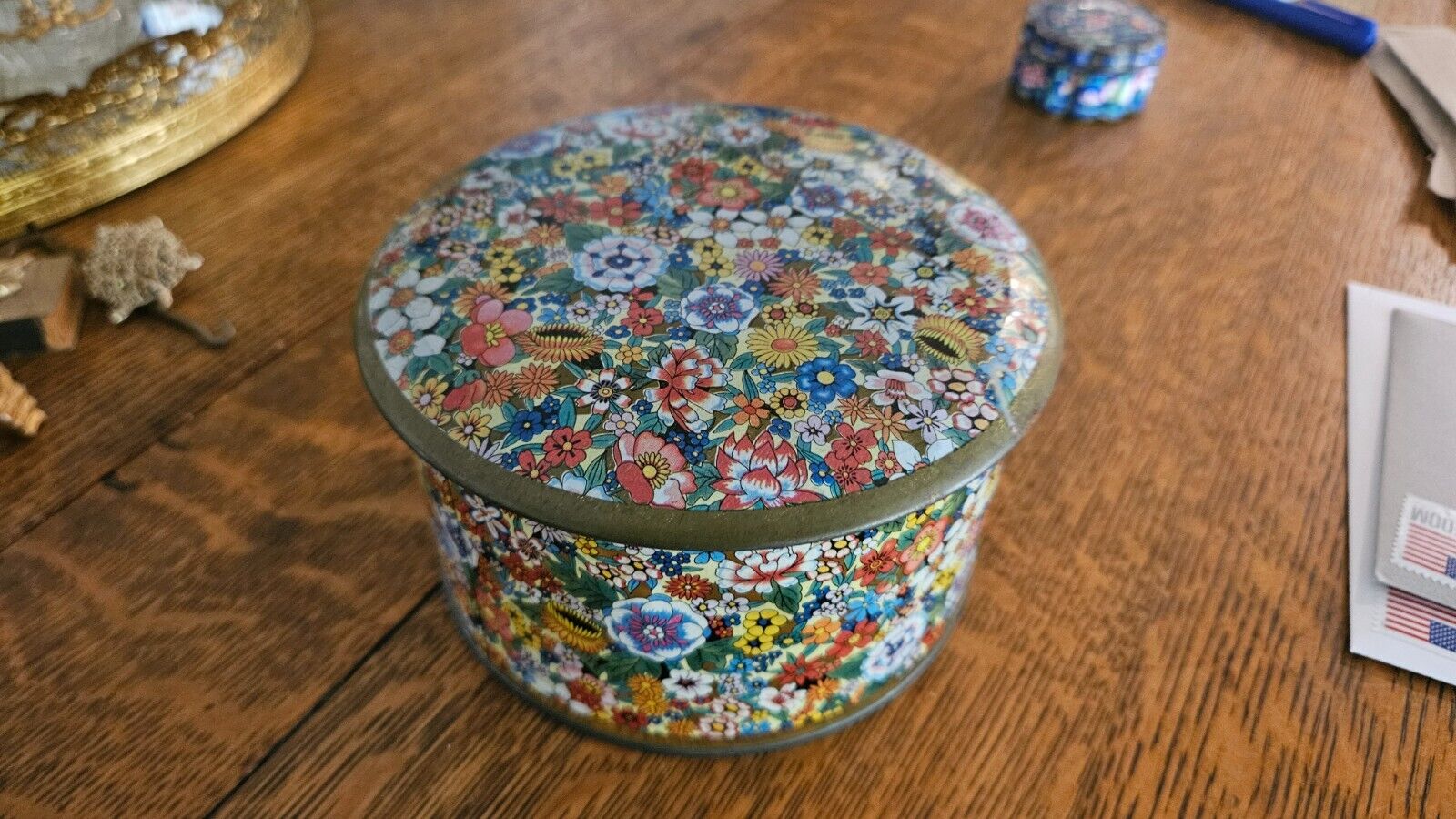 Daher Round Tin with Flowers Covered Lid 1960-70s 5.25