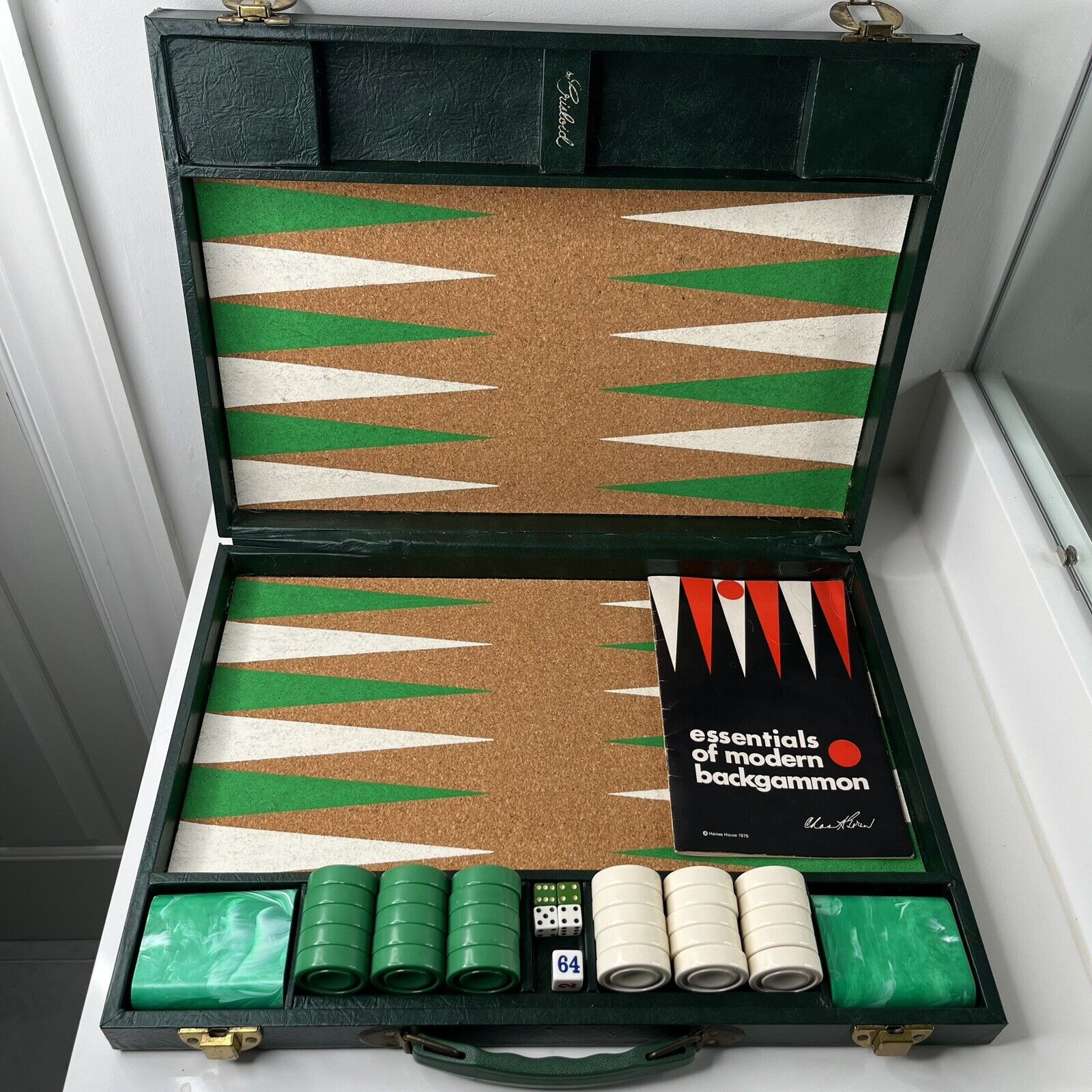 Vintage Crisloid Backgammon Set Chip w/ Case/Manual Green/White