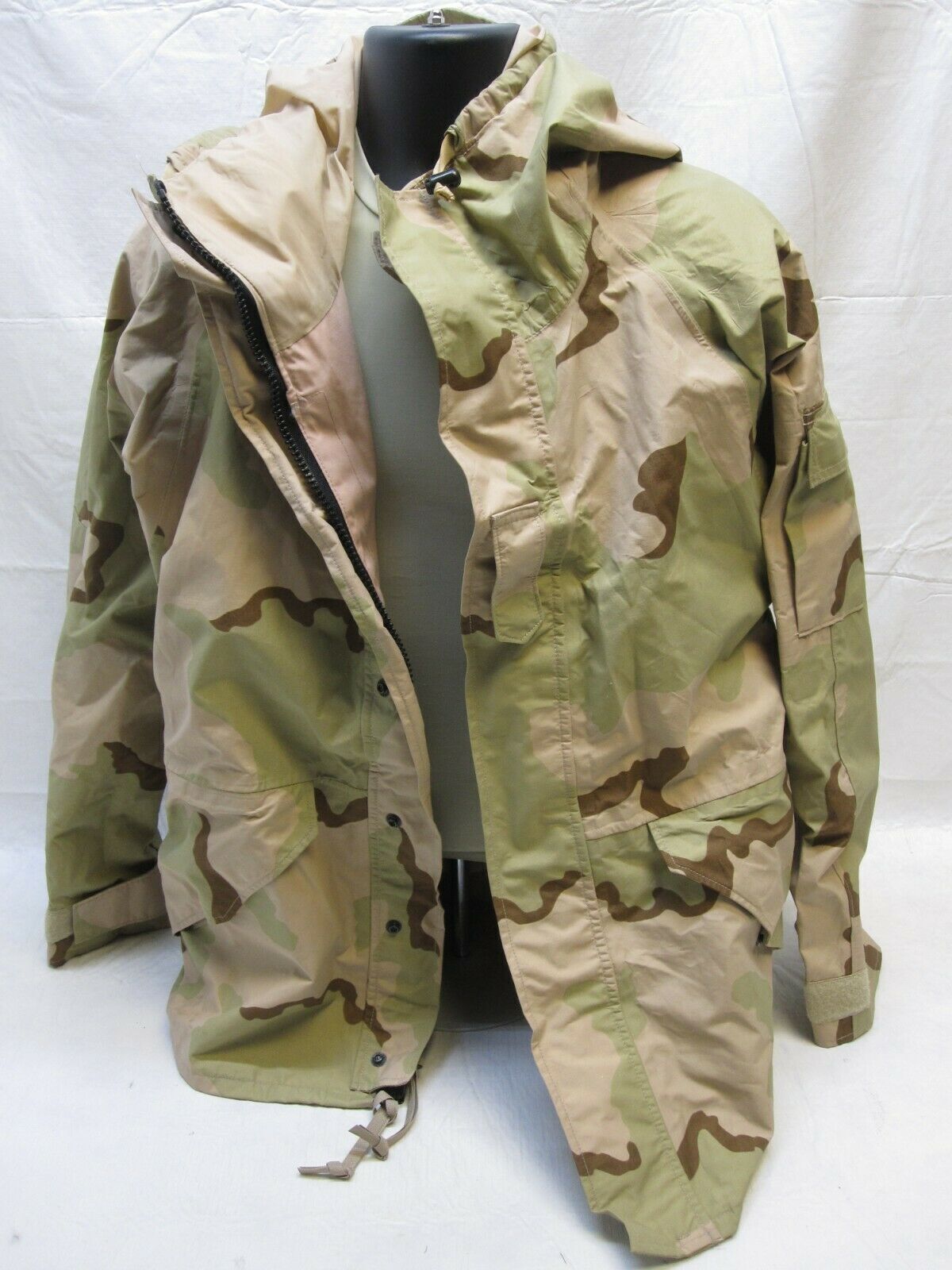 U.S MILITARY ISSUE DESERT GORE-TEX JACKET COLD/WET WEATHER PARKA X-LARGE/REGULAR