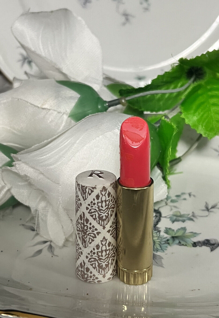 VINTAGE REVLON  COLLECTIBLE MOON DROPS LIPSTICK NEW LITTLE RED RED