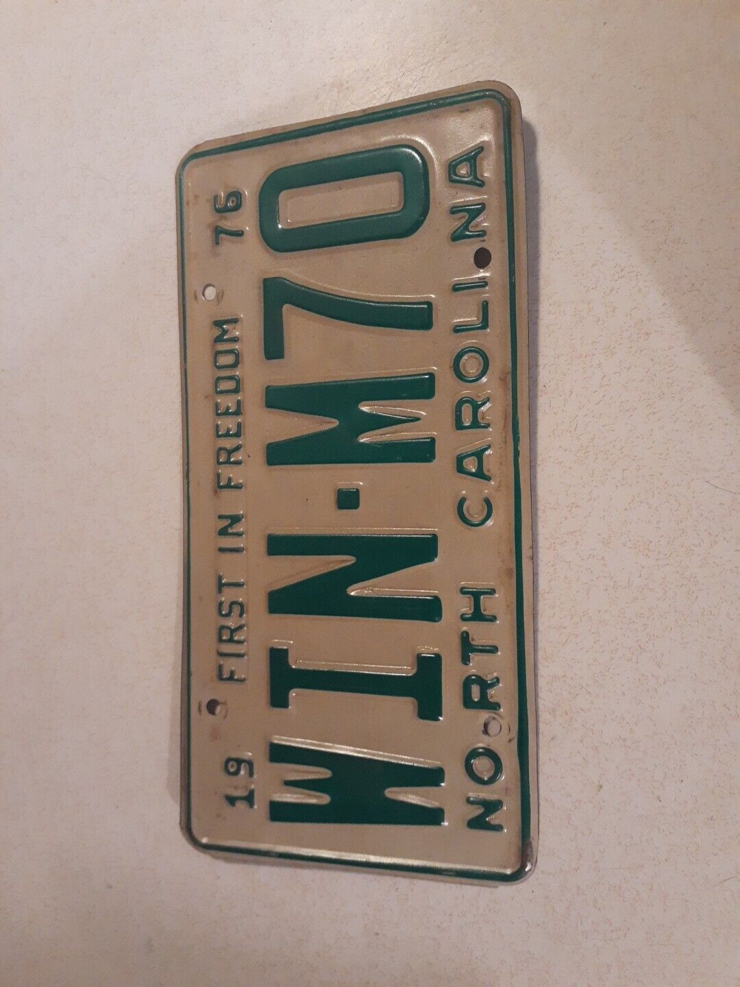NORTH CAROLINA Vintage  1976 license plate   WIN M70