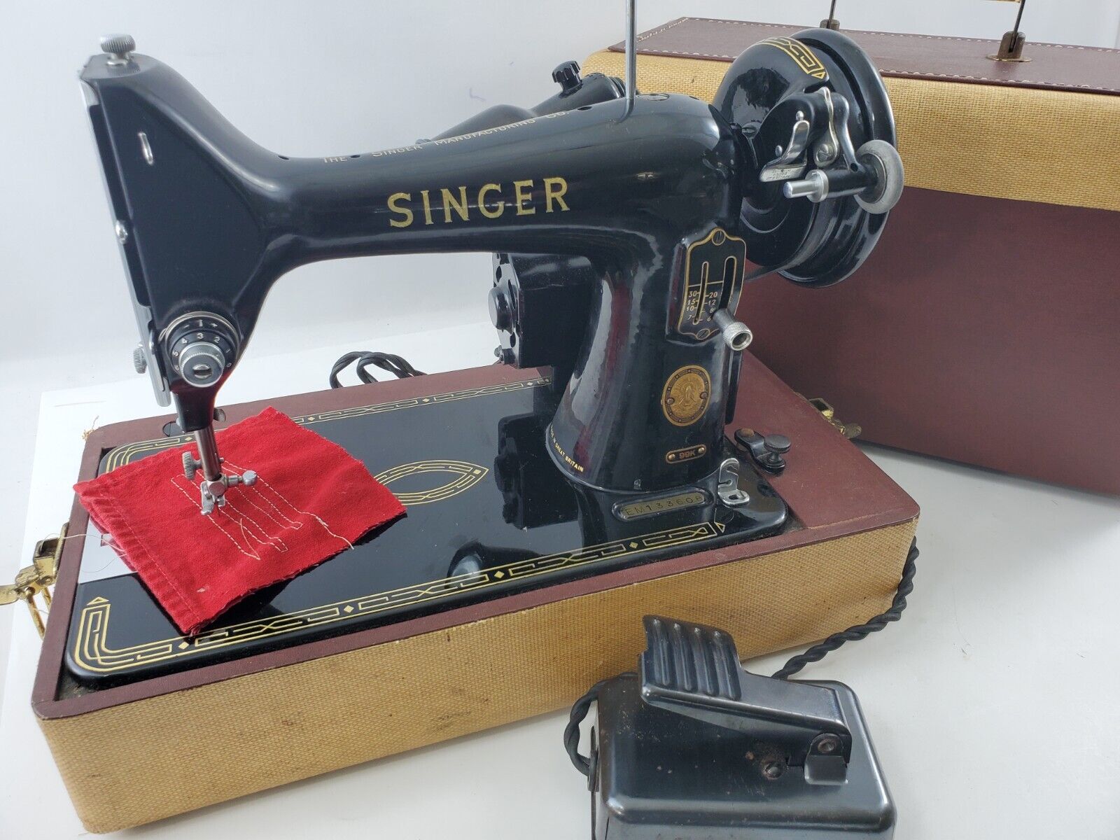Vintage SINGER 99k Electric Portable Sewing Machine with Case & Foot Pedal