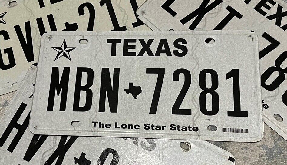 SINGLE EXPIRED TEXAS LICENSE PLATE RANDOM LETTERS/NUMBERS CRAFT GRADE